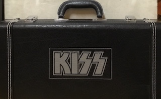 KISS:THE BOX SET - 5 CD GUITAR BOX